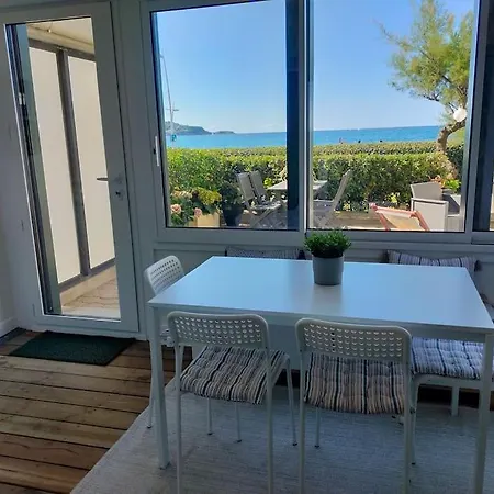 Charmant Bord De Mer Avec Grande Terrasse *