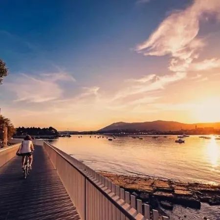 Charmant Bord De Mer Avec Grande Terrasse