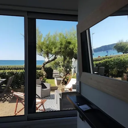 Charmant Bord De Mer Avec Grande Terrasse アパート *